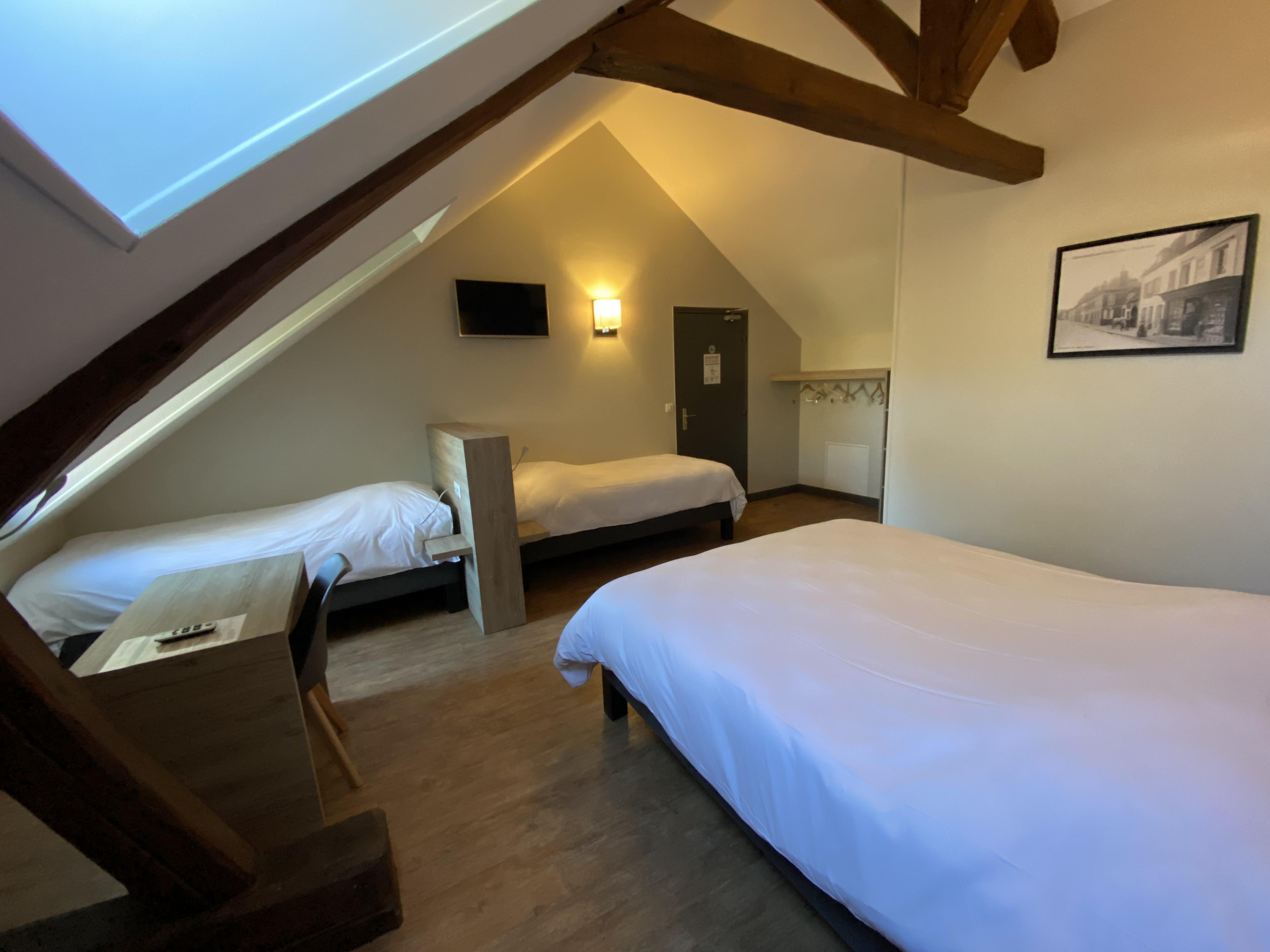 Logis - Hotel & Restaurant Saint Nicolas Chaumont-en-Vexin Ngoại thất bức ảnh