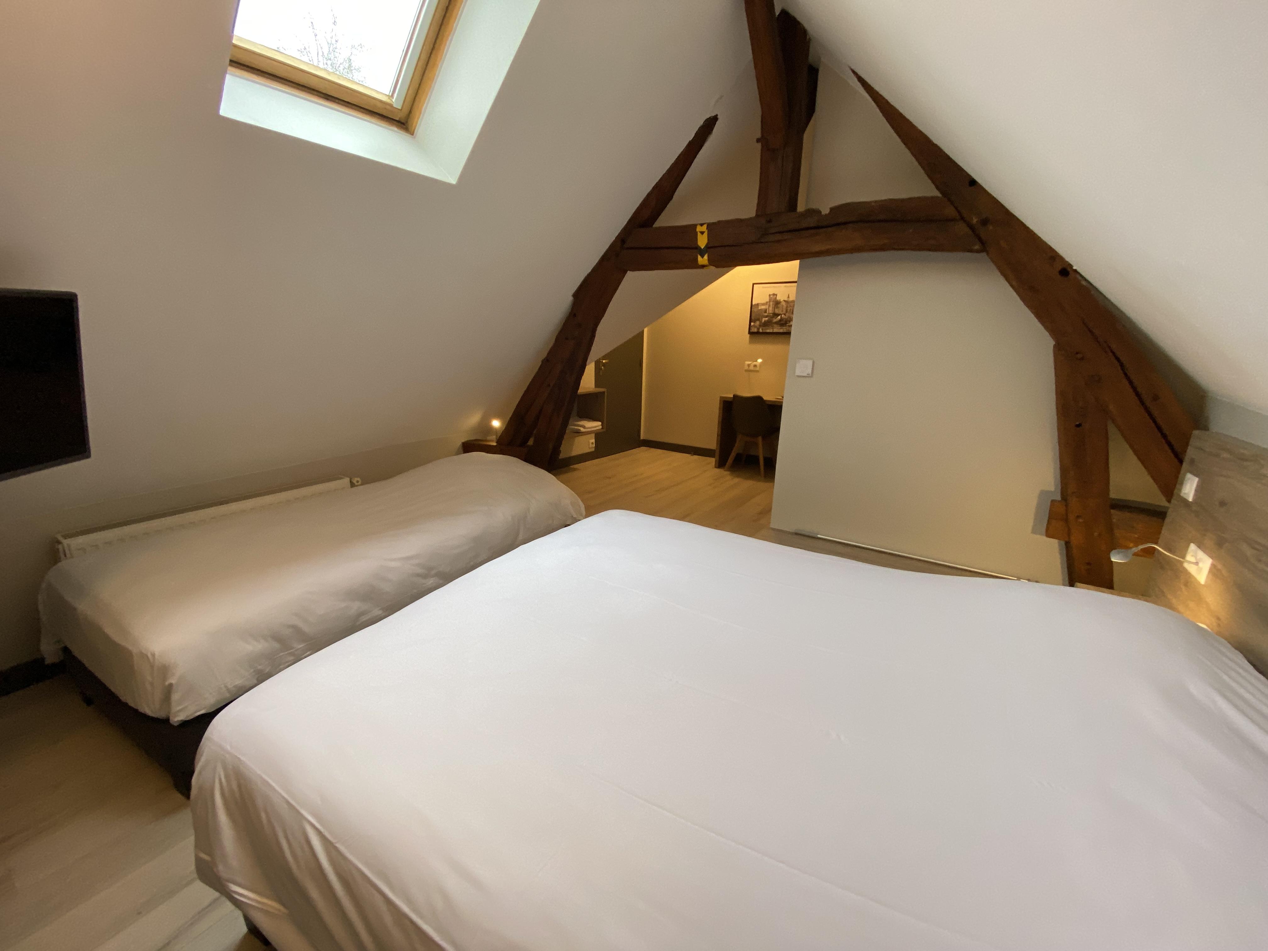 Logis - Hotel & Restaurant Saint Nicolas Chaumont-en-Vexin Ngoại thất bức ảnh