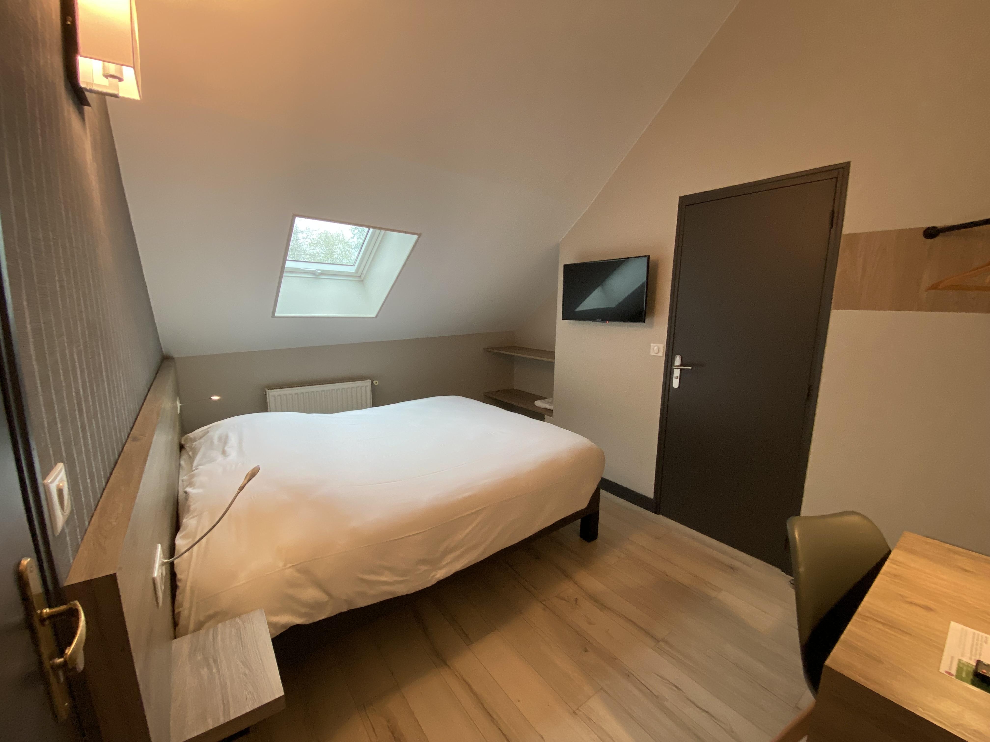 Logis - Hotel & Restaurant Saint Nicolas Chaumont-en-Vexin Ngoại thất bức ảnh