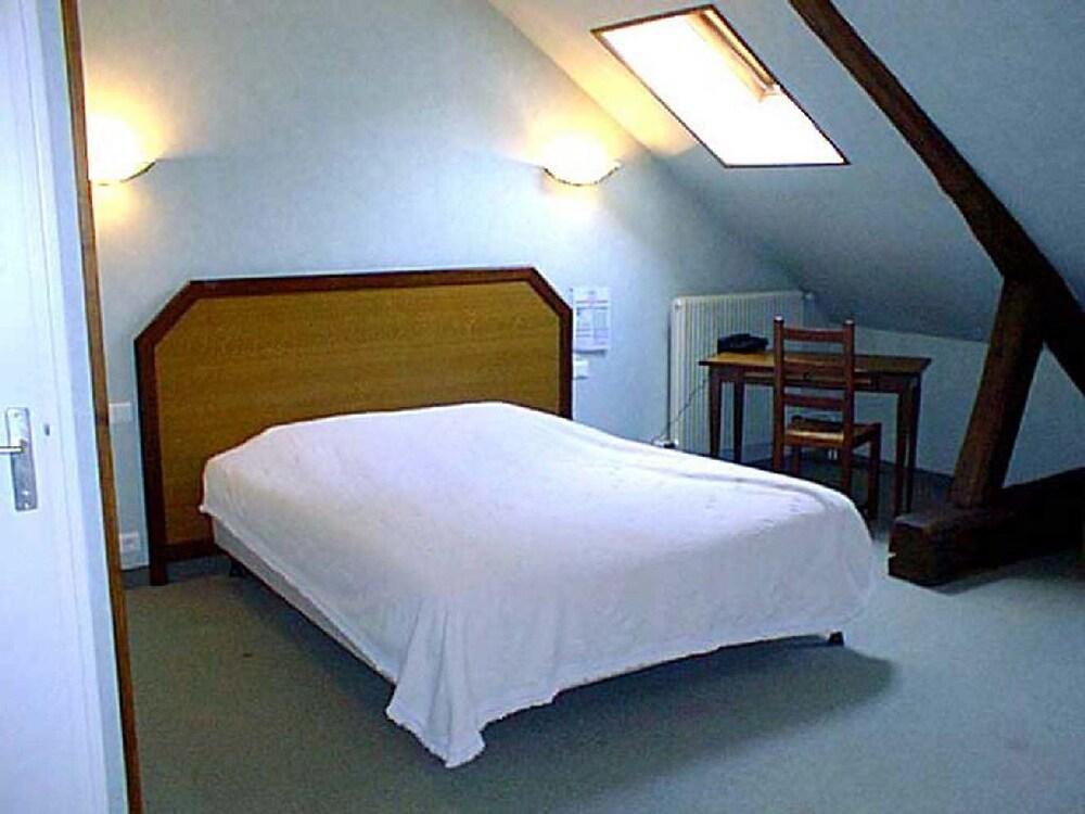 Logis - Hotel & Restaurant Saint Nicolas Chaumont-en-Vexin Ngoại thất bức ảnh