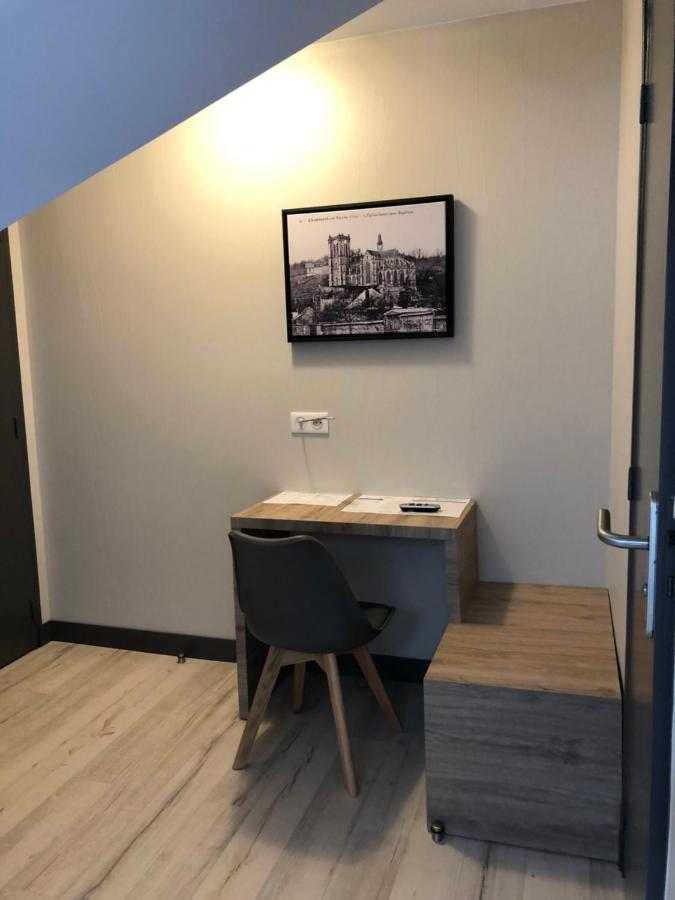 Logis - Hotel & Restaurant Saint Nicolas Chaumont-en-Vexin Ngoại thất bức ảnh